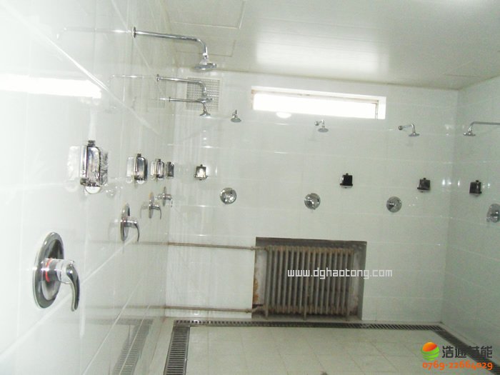 �|ݸ�е�һ�ЌW(xu��)̫�(y��ng)�ܟ�ˮ����ϵ�y(t��ng)ԡ�Ұ��b��(sh��)���D1